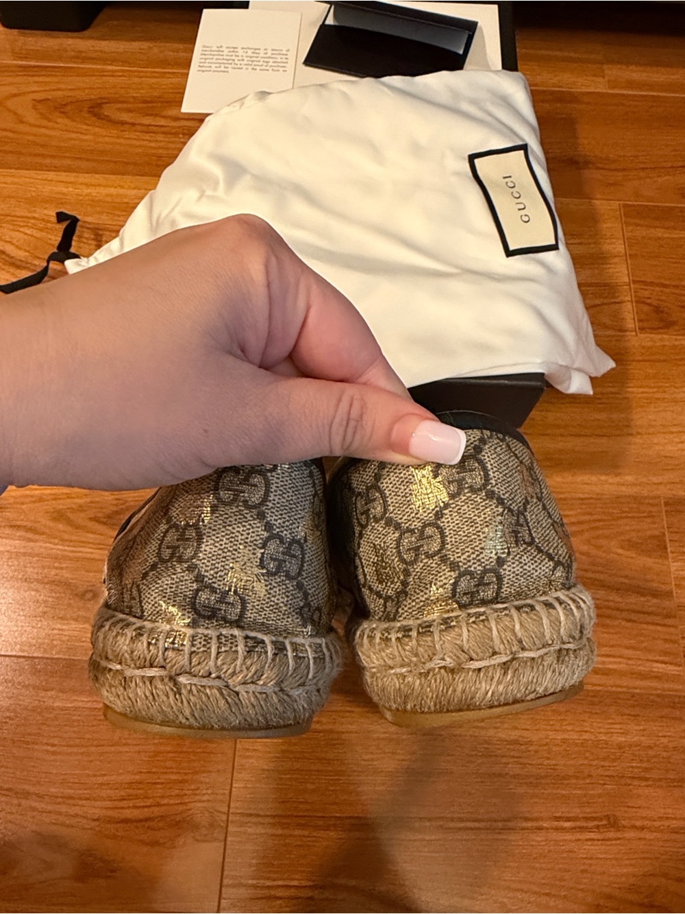 Gucci Womens Beige and Black GG Bee Espadrille - Picture 4 of 9